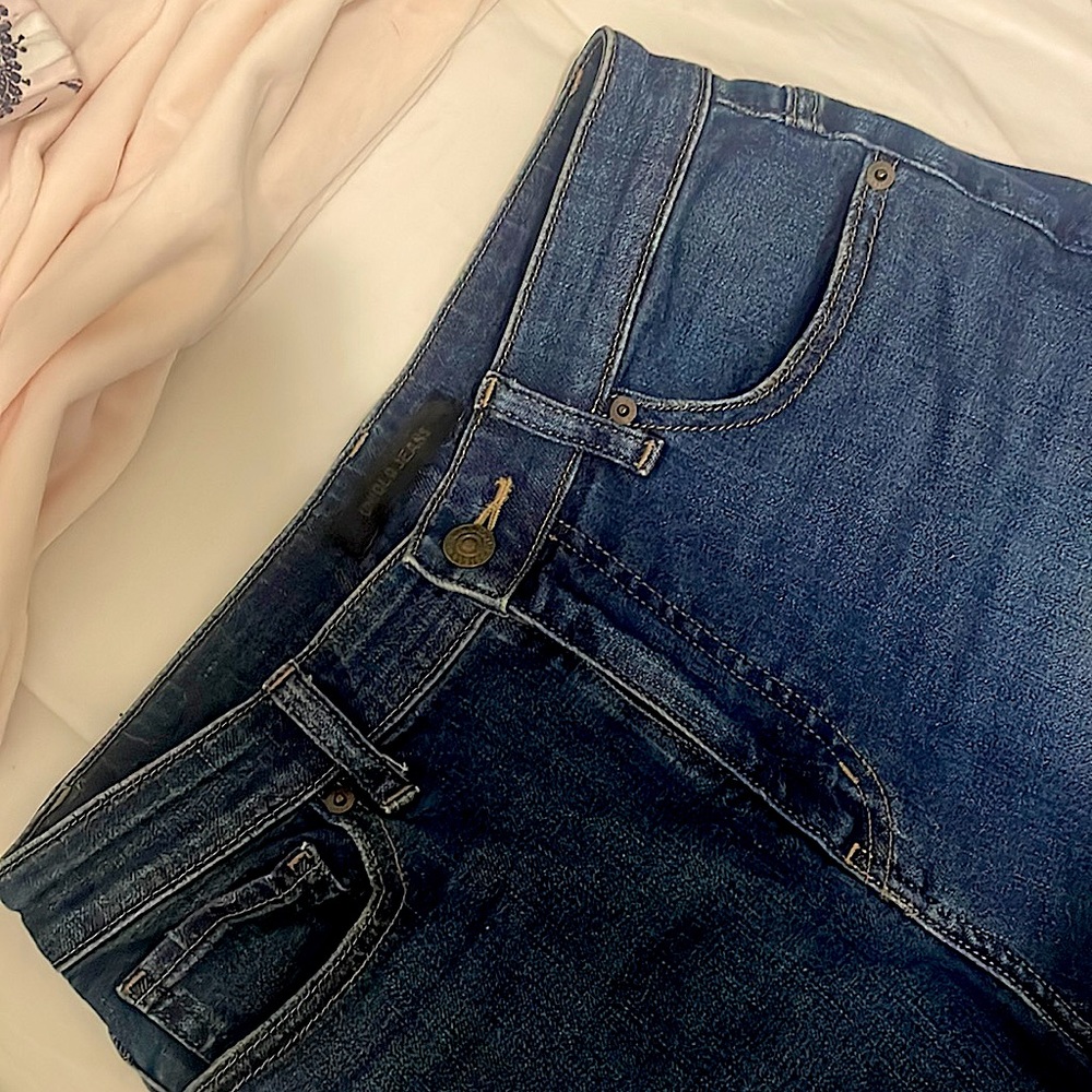 UNIQLO High Rise Wide Cropped Jeans Dark 25in